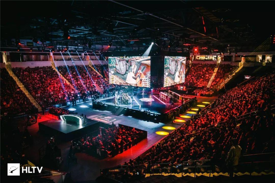 9INE 组织了一场慈善活动来帮助 Poland 的洪水受害者;