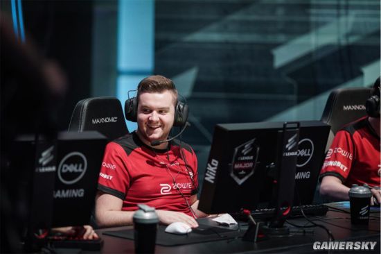 【赛后采访】九尾：自己这局的发挥是正常的训练赛状况