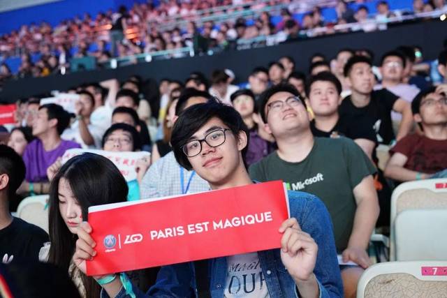 LPL夏季赛季后赛决赛：JDG 3：2 击败TES，夺得季后赛冠军